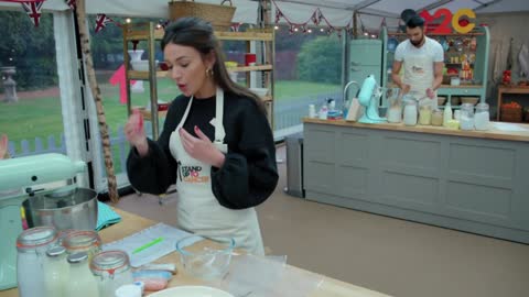 Celebrity Bake Off 2019 episode 2