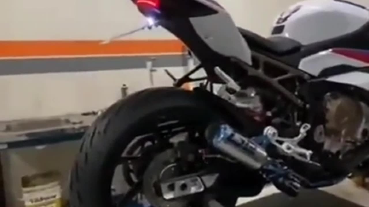 s1000r VS s1000rr sound dyno tune