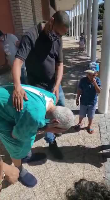 Elderly pair’s hospital reunion trends on Facebook