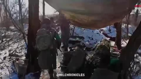 Western English Speaking mercenarie helps wounded Ukrainian soldiers leave Artymosvk(Bakhmut)