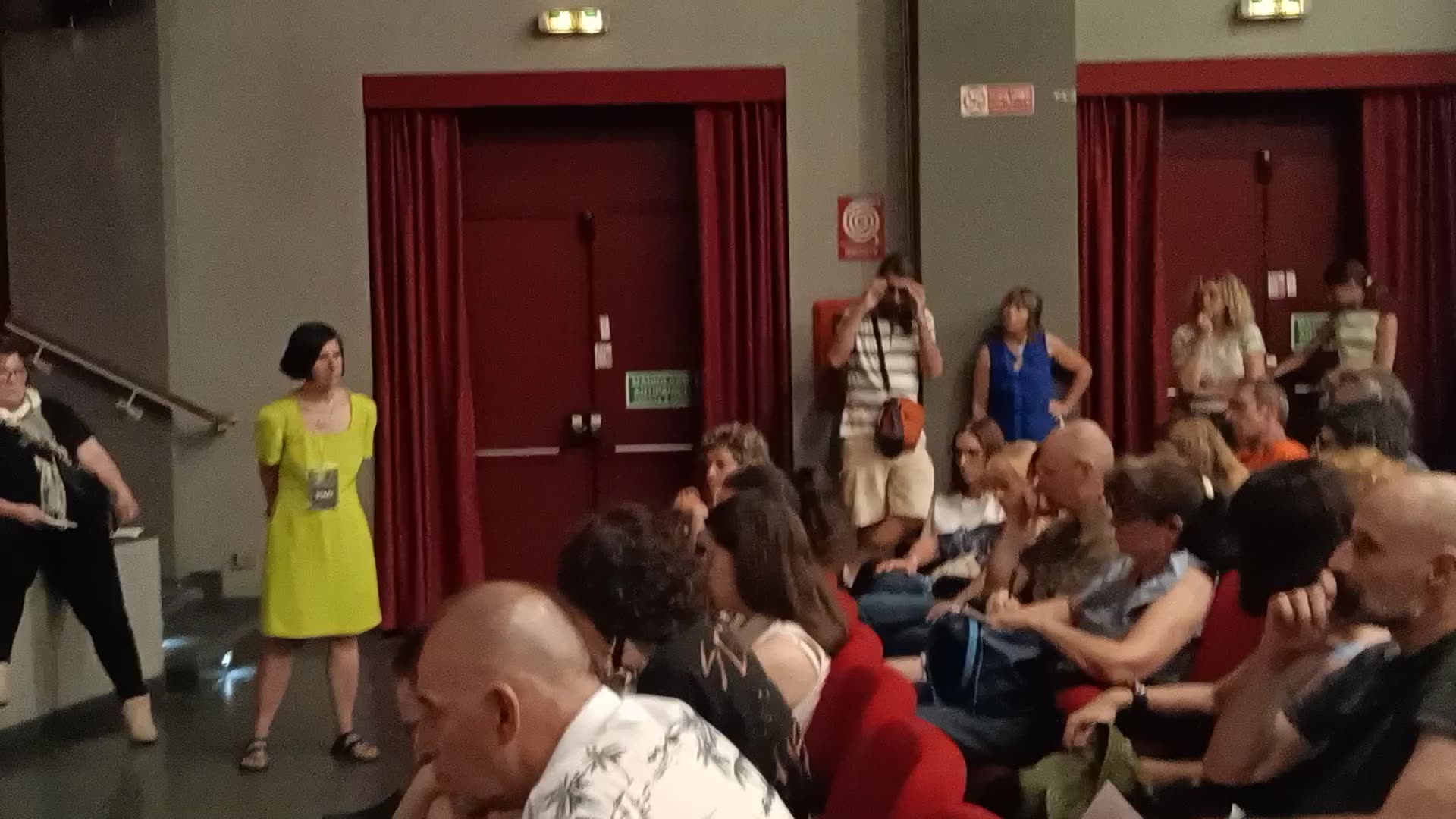 Invisibili - dibattito post proiezione - Rho - interventi e domande del pubblico - 1 Parte