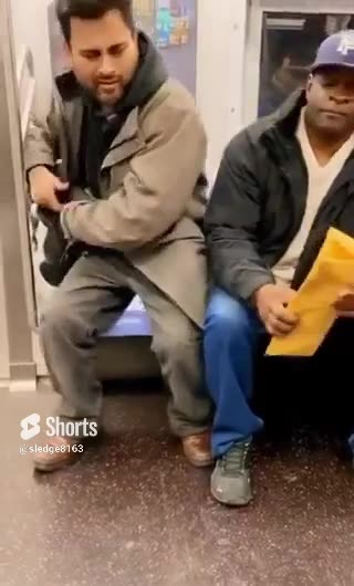 man knocked out on NYC subway