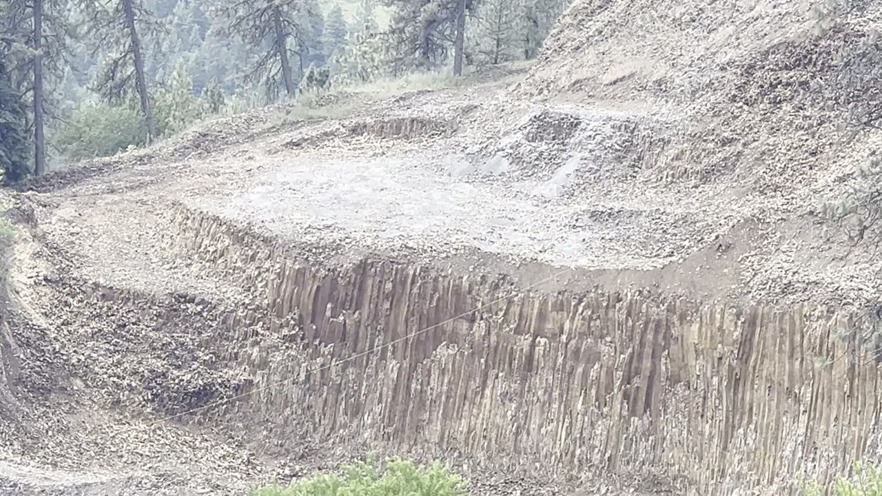 What 10,000 lbs of explosives does to a rock wall imagine what the 60,000 can do to something 🤬