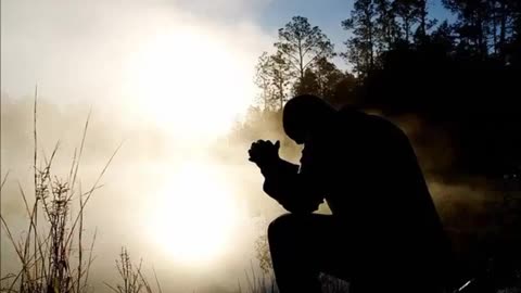 GET INTO THE HABIT OF PRAYING - José Luis Rivas