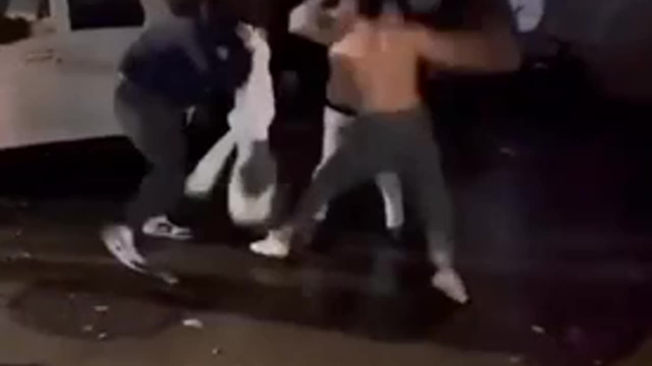 2 vs 1- dude goes beast mode