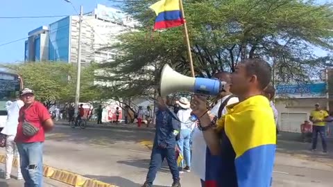 Manifestantes bloquean la Pedro de Heredia en protesta contra Afinia