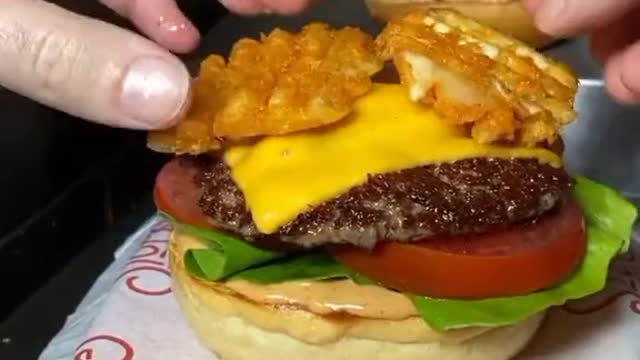 Tomato beef burger