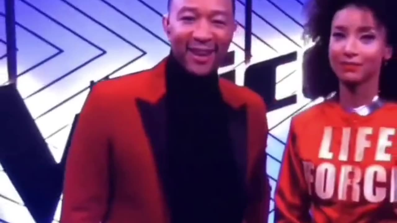 Satanic Pose Slipse Out 🤔