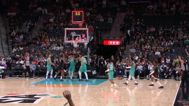 Jalen Green hits wild buzzer beater 3 off one leg vs Spurs 🔥