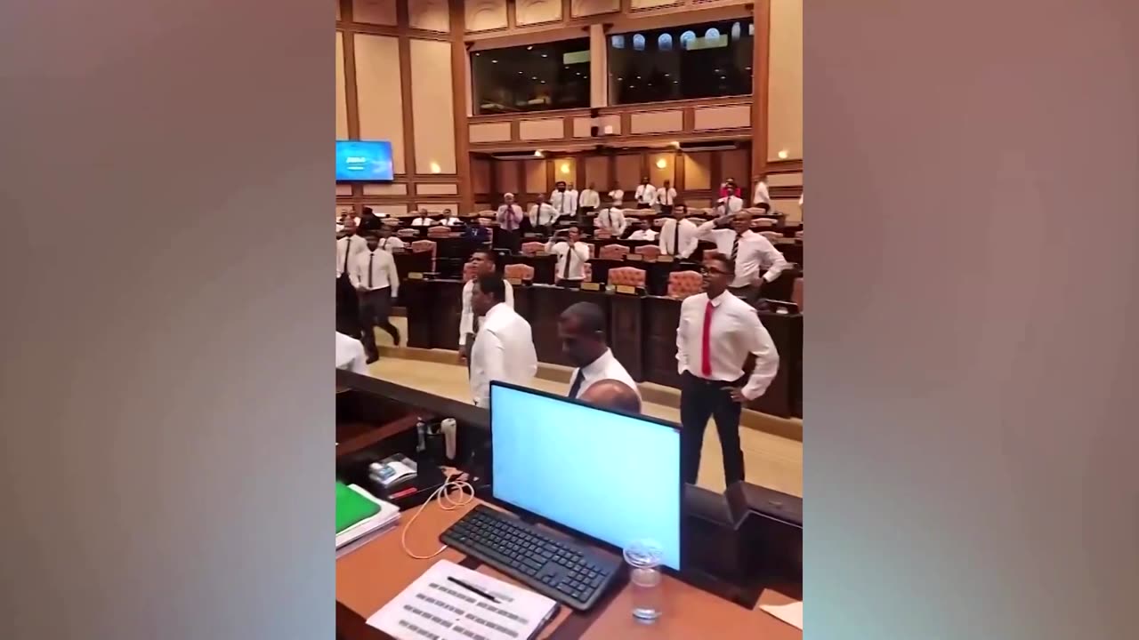 Maldivian lawmakers brawl during parliament session