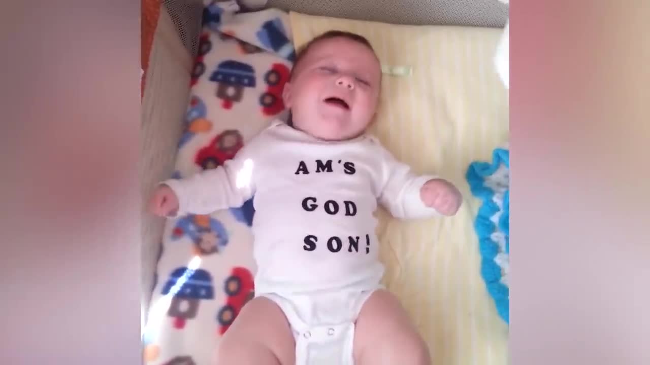 😍 Funny moments of cute babies.