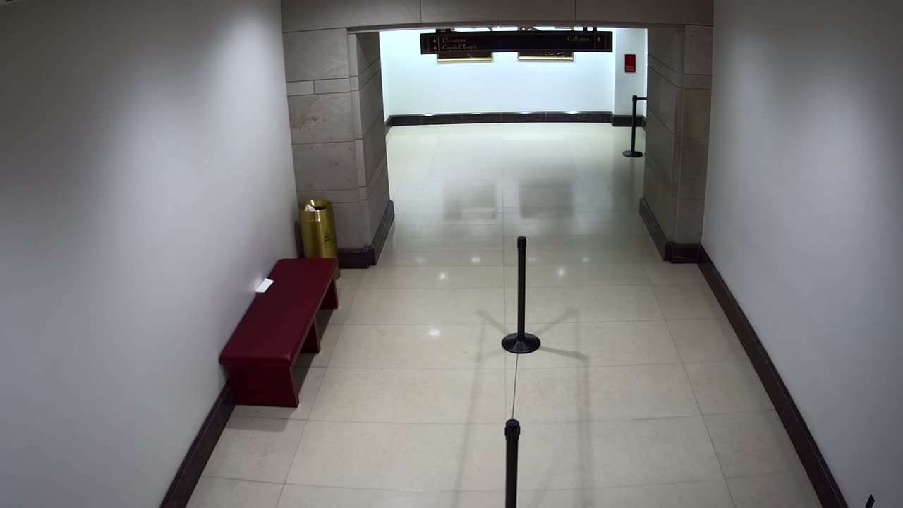 7080CVCULElevator17-18toGalleries_2021-01-06_07h20min01s047ms.mp4