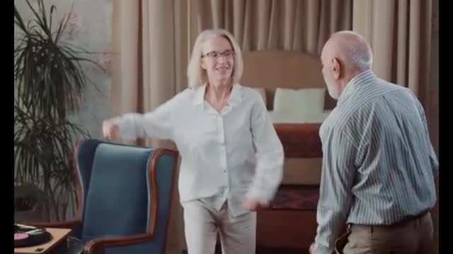 funny couple dance