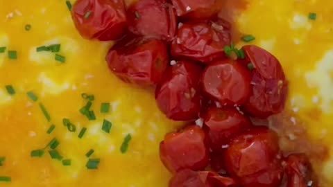 Caramelized tomato & basil omelette. #shorts