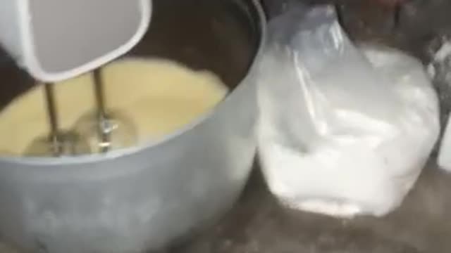 Making sponge cake with friends