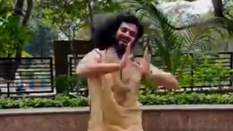 Shree Krishan Govind Hare Murari He Naath Narayan Vashu Deva