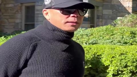20221011文贵先生GETTR： #20大：党章宪法大改变（ #总统制），用虚假的三权鼎立，把党变为皇上叫 #党皇时代！共产党就是皇上，共产党就是千秋万代！而外界根本一点都不知道！