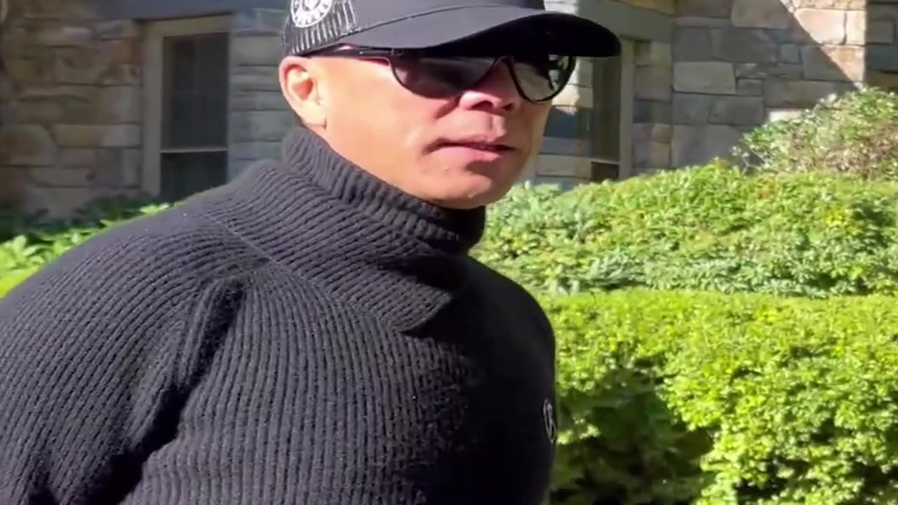 20221011文贵先生GETTR： #20大：党章宪法大改变（ #总统制），用虚假的三权鼎立，把党变为皇上叫 #党皇时代！共产党就是皇上，共产党就是千秋万代！而外界根本一点都不知道！