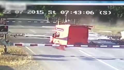 Truck Vs Train