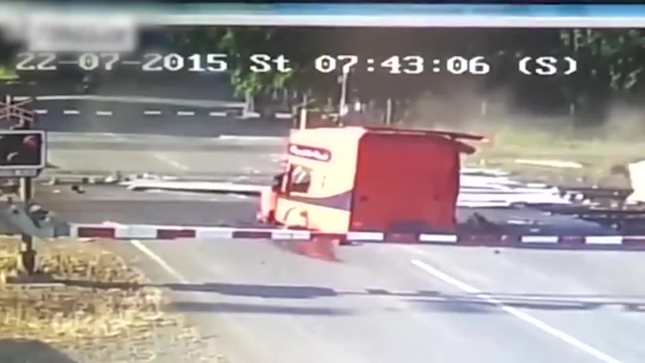 Truck Vs Train