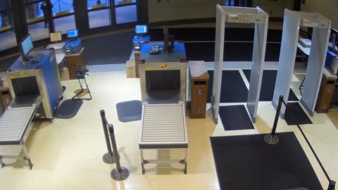 7134CVCULNScreeningLane3_2021-01-06_07h36min27s187ms.mp4