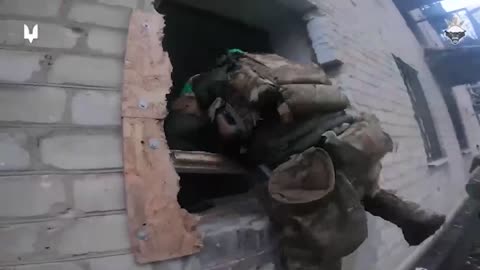 Insane Footage of Ukrainians Pushing Through Bakhmut