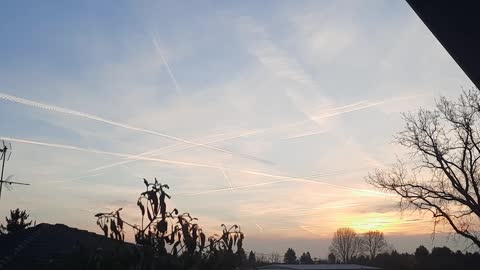 Scie chimiche (04 dicembre 2021 08:01)