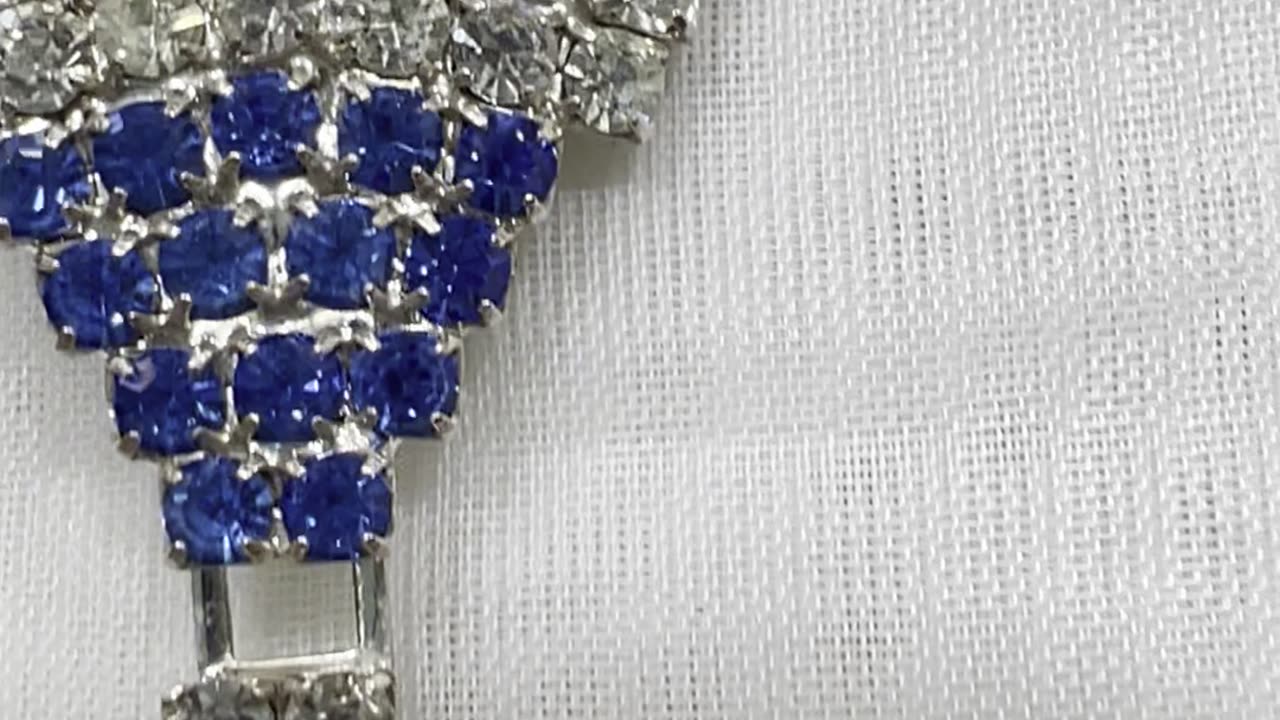 Silver Plated Hot Air Balloon Brooch. Made with Swarovski Crystal. USA. America
