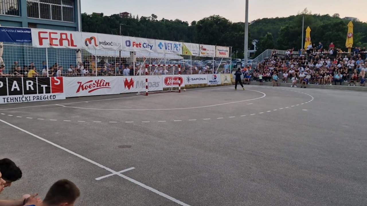 Gabrijel Lasić postiže pogodak za Jare