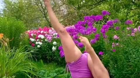 Nature Yoga Outdoor Stretch