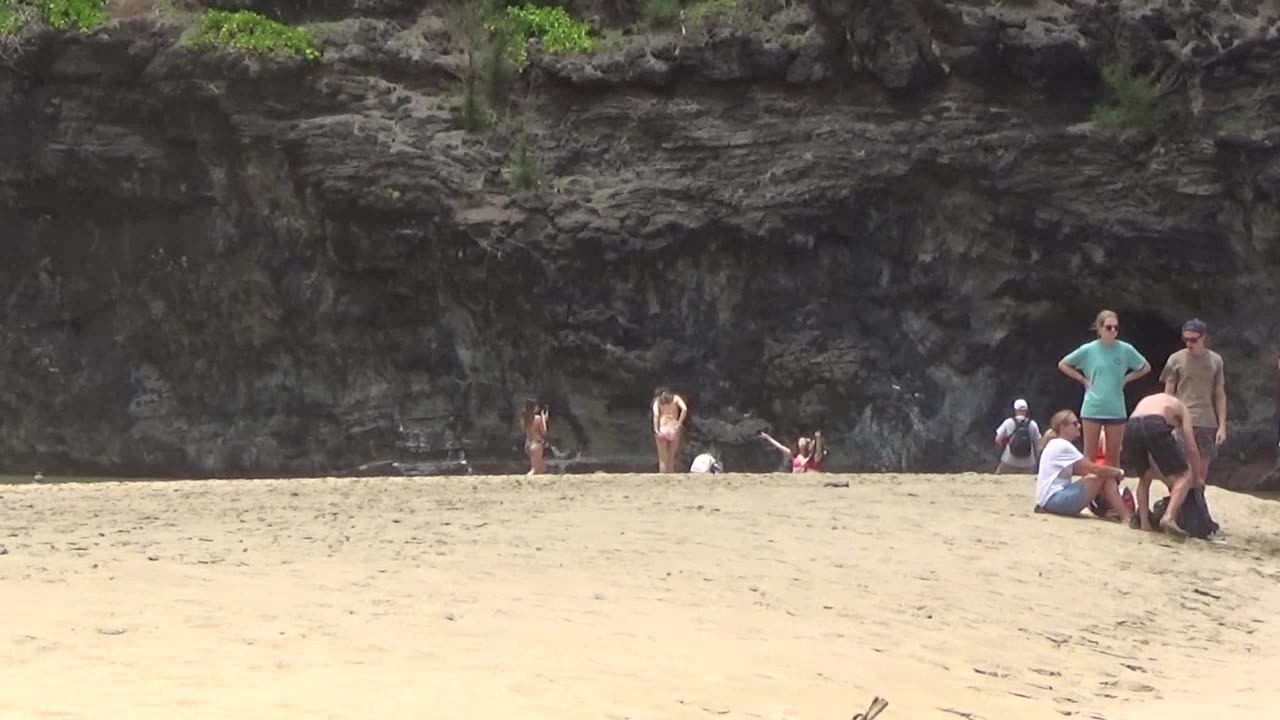 Ha'ena, HI — Hanakapi'ai Beach