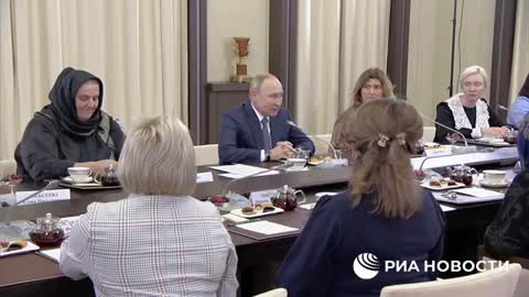 Ruský prezident Vladimir Putin se setkal s matkami vojáků. 25.11.2022.