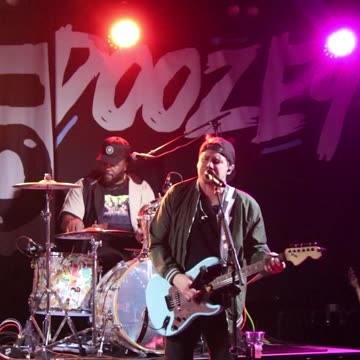 Rocking out with Doozeys at Maloney's Bad and Gril in Kaukauna Wisconsin