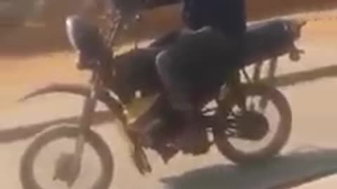 Funny bike 😂😂