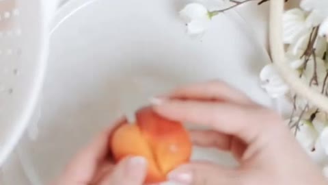 I absolutely 💖 fresh peaches. The only real question is sugar or salt 🤔 #farmhouse #farmhousedecor#c