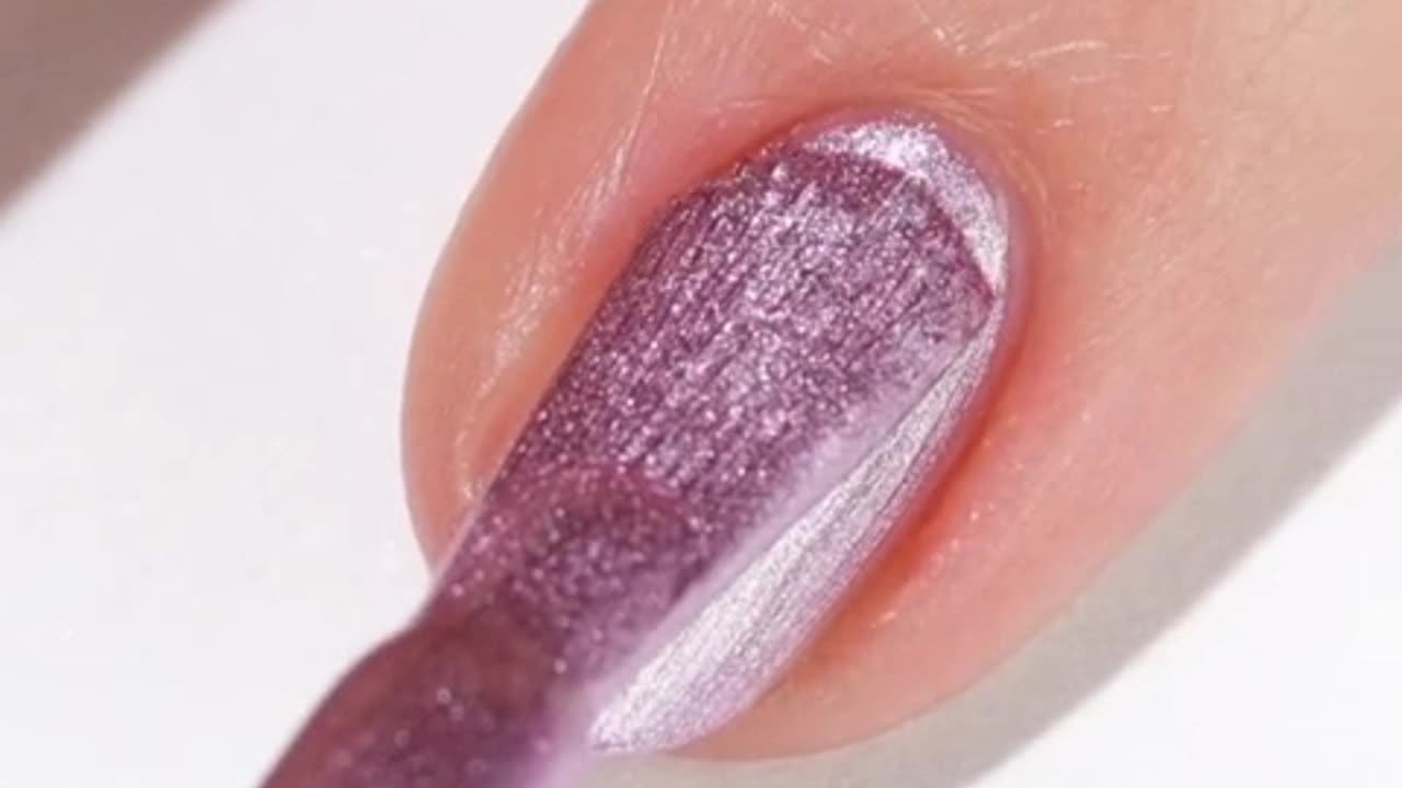 Mirror Manicure Magic:) Stunning Glossy Nails with Mirror Effect Polish Set - Brilliant Nail Art!