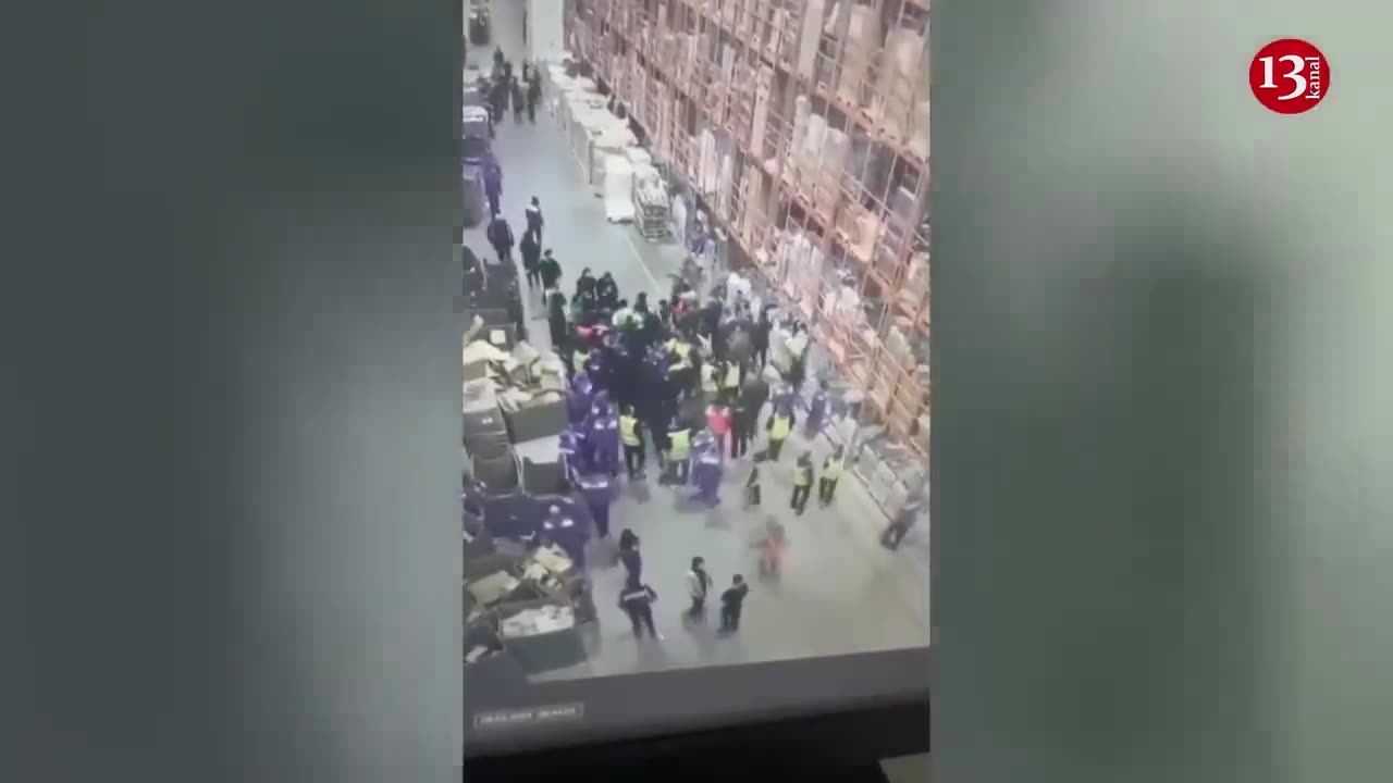 Massive fight happened in warehouse of Russia's largest online sales company