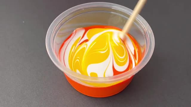 Take the children with diy fluid bear key chain,