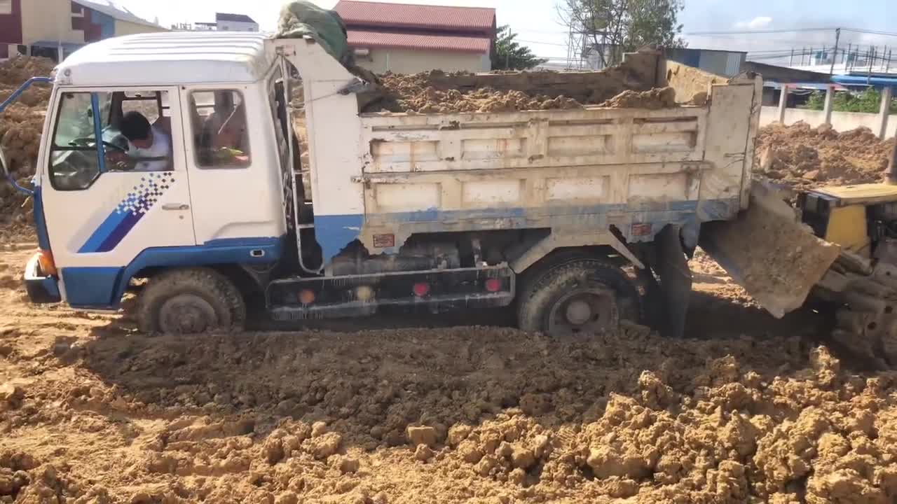 2.5Ton Dump Truck Get Stuck ,Loading Fail