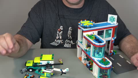 Unboxing Lego 60330 Hospital Set
