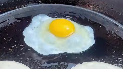 CHINESE EGG BURGER