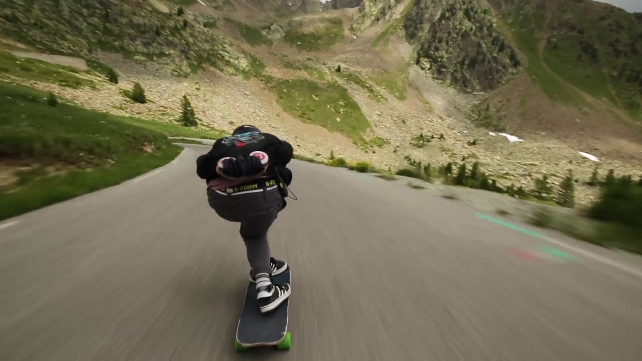 Skating against strong wind