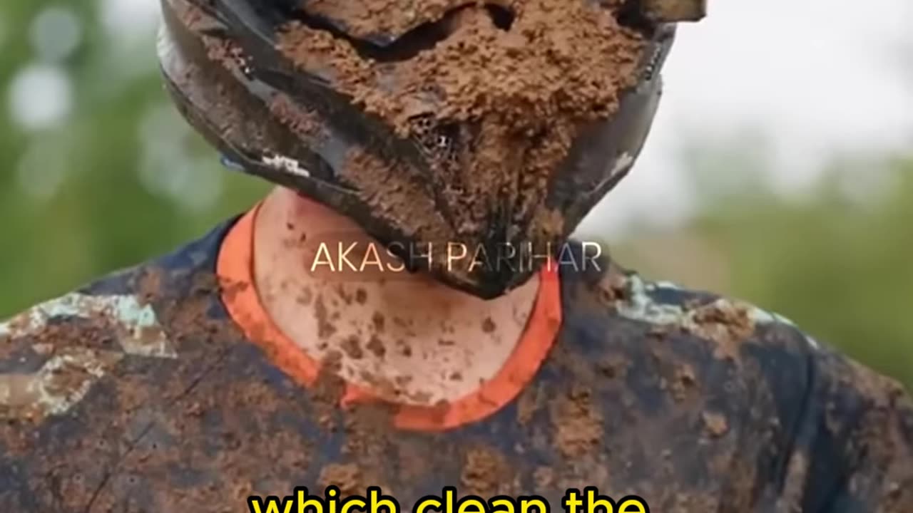 how Mud Racers Clean their Helmet