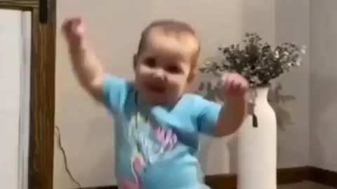 Baby 🍼 dancing 🥰🥰