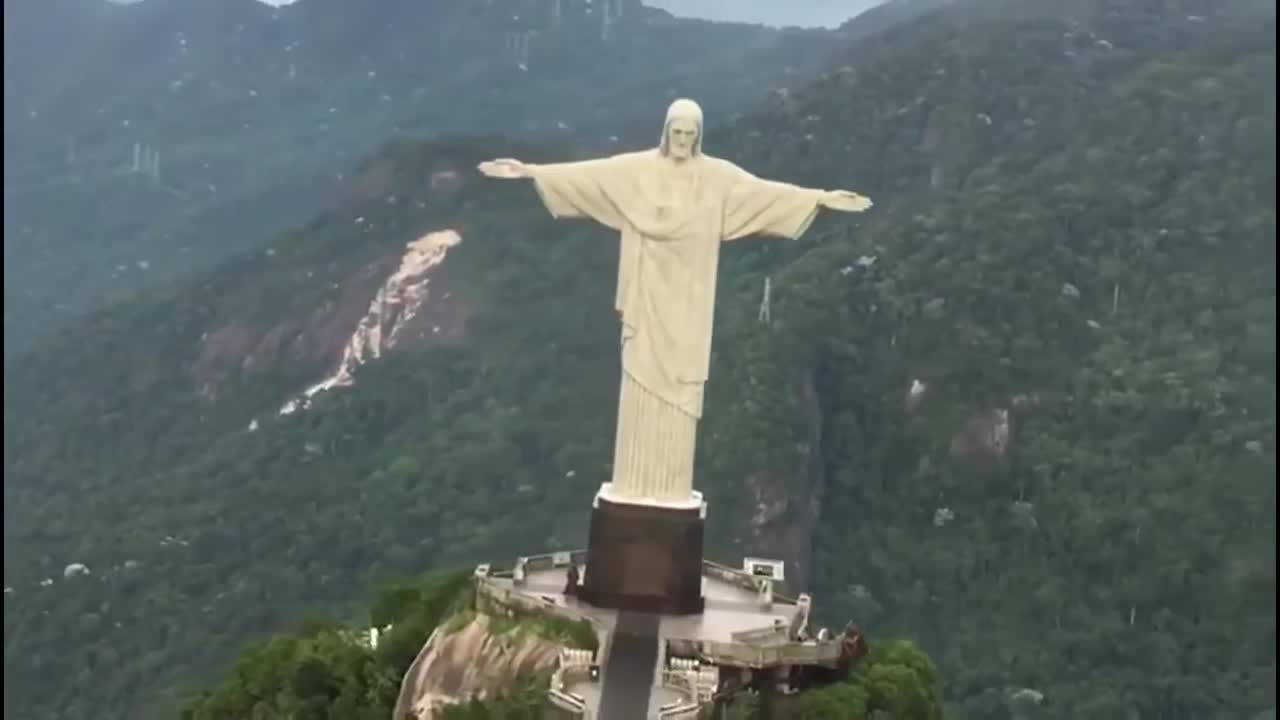 AIRSHIP FLYING OVER RIO DE JANEIRO BRAZIL