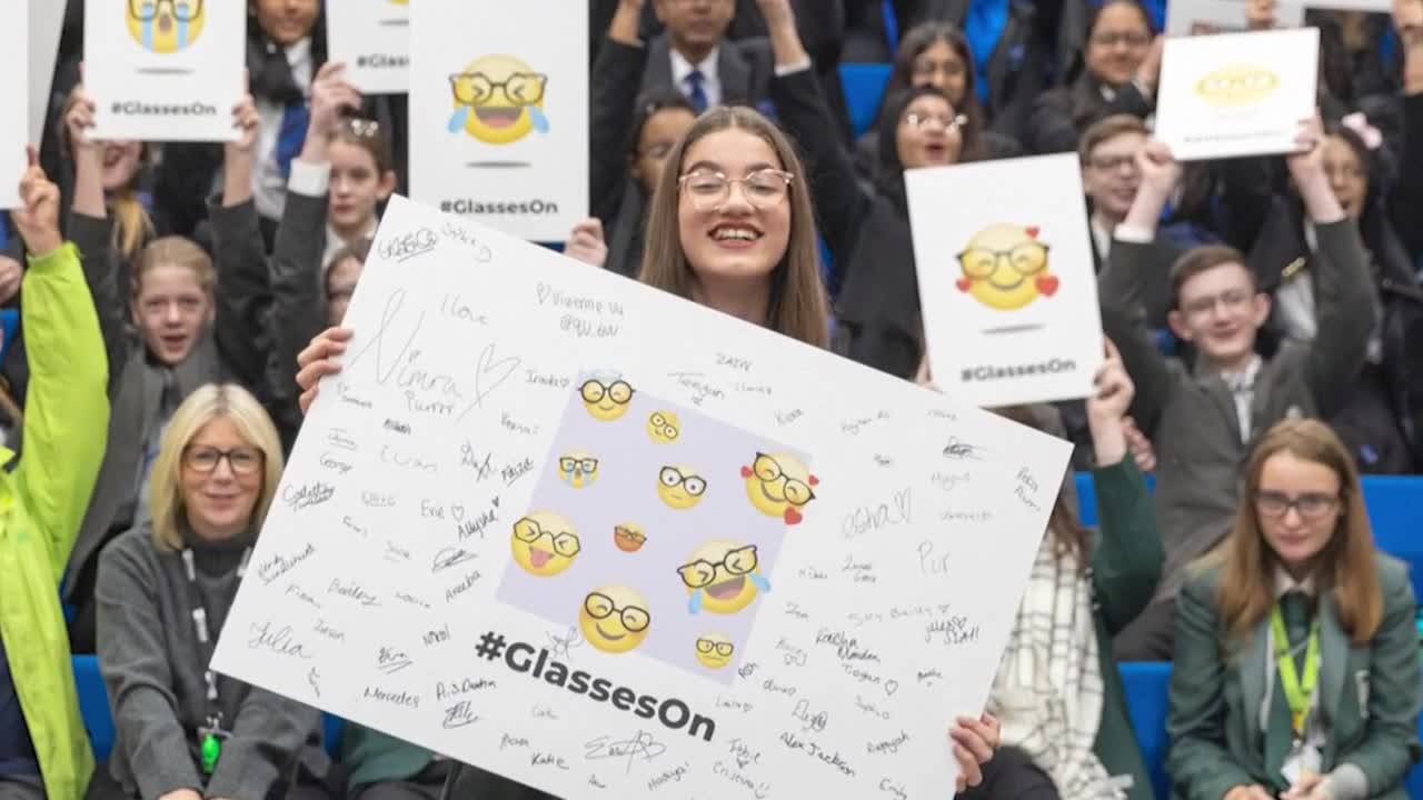 Make glasses cool with new emojis, urges UK schoolgirl