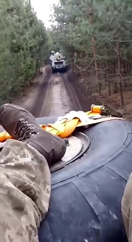 Česká houfnice Dana na Ukrajinské frontě u Charkova