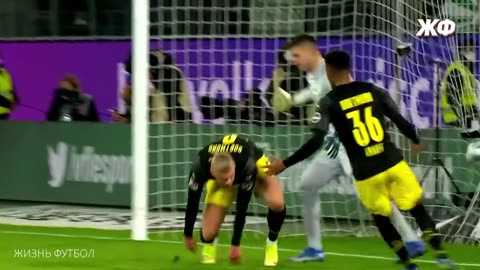 FOOTBALL PLAYER VS FAN CRAZY MOMENTS