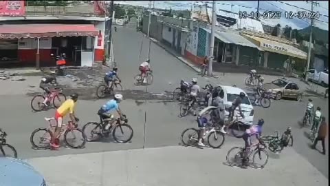 Car interrupts cycling race