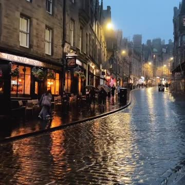 "Street Shower: A Cooling Oasis in the Heart of the City